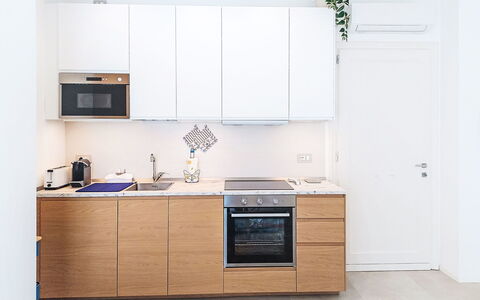 Laccadiva: Meubles, Sol, Cuisine, Cabinetry, Comptoir, Bois, Appareil De Cuisine, Design Intérieur, Sol, Principaux Appliance