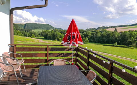 Green Valley Park Stárkov 21: Tableau De Plein Air, Mobilier De Jardin, Chalet, Pelouse, Porche, Dur, Tache De Bois, Cour, Aménagement Paysager, Plate-Forme