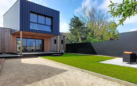 Ty Béthanie: Domicile, Siding, Jardin, Béton, Pelouse, Ombre, Cour, Aménagement Paysager, Conception, Gazon Artificiel