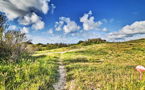 Les Cariatides 6: Ciel, Bleu, Nuage, Vert, Herbe, Environnement Naturel, Prairie, Végétation, Écorégion, Paysage Naturel
