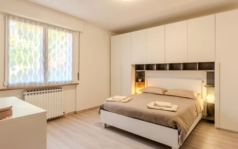 La Finestra su Bellagio: Meubles, Design Intérieur, Lit, Chambre, Mur, Sol, Sol, Bois, Plafond, Pièce