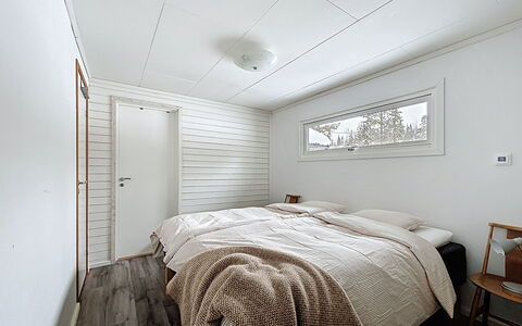 Solgläntan: Sol, Bois, Design Intérieur, Plafond, Sol, Chambre, Drap De Lit, Lit, Parquet, Literie