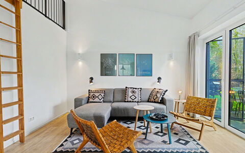 Haus Kiebitz (197): Meubles, Design Intérieur, Sol, Sol, Mur, Canapé, Bois, Plafond, Pièce, Salon