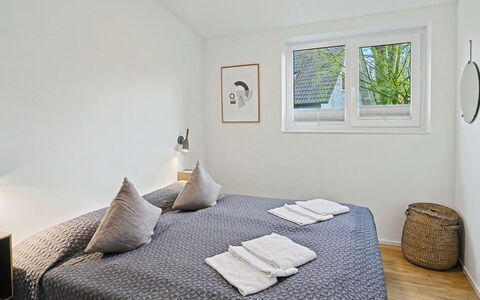 Haus Kiebitz (197): Lit, Meubles, Design Intérieur, Chambre, Sol, Mur, Sol, Literie, Drap De Lit, Bois