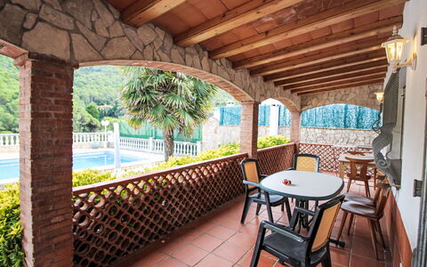 Roca Mas Mato: Porche, Piscine, Balcon, Recours, Tache De Bois, Brique, Hacienda, Plante D'Appartement, Eco Hôtel, Ombre