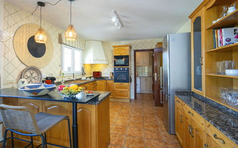 Sueño: Cuisine, Meubles, Comptoir, Design Intérieur, Cabinetry, Sol, Appareil De Cuisine, Bois, Principaux Appliance, Sol