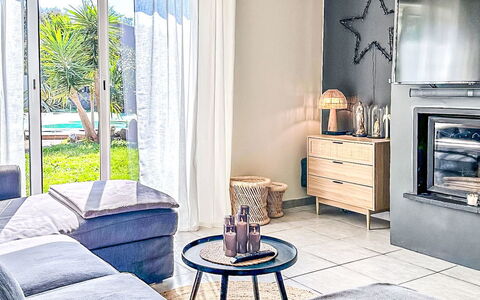 Tarabucetta: Meubles, Design Intérieur, Canapé, Sol, Sol, Bois, Salon, Pièce, Éclairage, Domicile