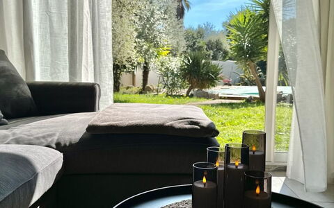 Tarabucetta: Meubles, Design Intérieur, Domicile, Éclairage, Textile, Salon, Sol, Pièce, Canapé, Sol