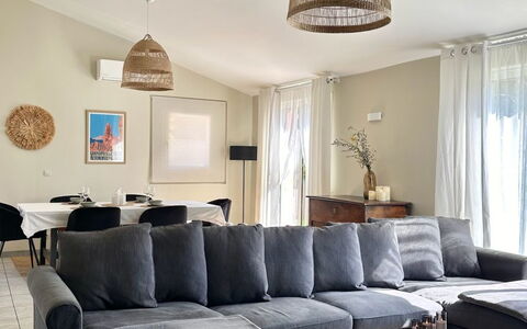 Tarabucetta: Meubles, Design Intérieur, Sol, Canapé, Sol, Bois, Salon, Domicile, Pièce, Éclairage