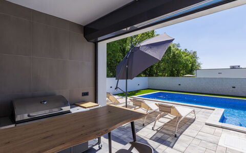 De Karlo: Architecture, Piscine, Sol, Design Intérieur, Sol, Domicile, Composite, Ombre, Appartement, Plafond