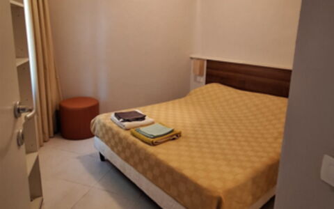 Rocciarossa: Lit, Chambre, Drap De Lit, Literie, Sol, Bois, Sol, Design Intérieur, Linge, Meubles