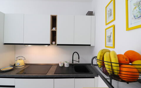 Casa Kalès Otranto – Holiday Home 4 Guests – Ac, W: Cuisine, Comptoir, Appareil De Cuisine, Design Intérieur, Cabinetry, Principaux Appliance, Meubles, Électroménager, Éclairage, Sol