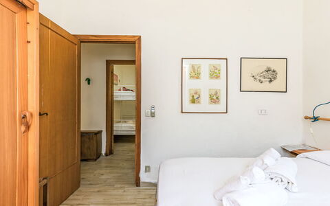 Oleandro: Lit, Mur, Design Intérieur, Chambre, Sol, Bois, Sol, Meubles, Drap De Lit, Literie