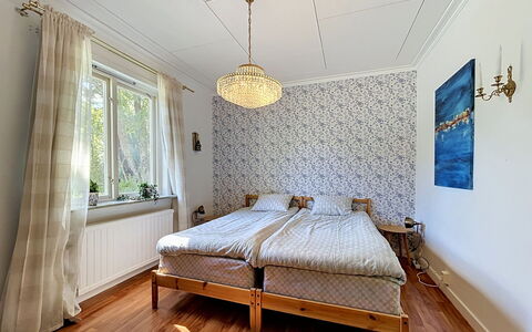 Skolhuset: Lit, Design Intérieur, Chambre, Sol, Sol, Literie, Drap De Lit, Bois, Meubles, Plafond