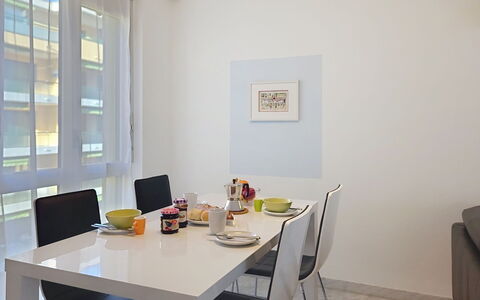 Apt. Hermosa: Meubles, Design Intérieur, Sol, Table, Sol, Chaise, Salle À Manger, Table Cuisine Et Salle A Manger, Bois, Pièce