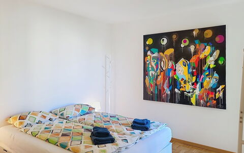 Apt. Hermosa: Meubles, Design Intérieur, Mur, Chambre, Sol, Lit, Sol, Plafond, Pièce, Textile