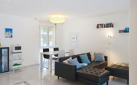 Apt. Hermosa: Meubles, Design Intérieur, Sol, Canapé, Sol, Salon, Table, Plafond, Pièce, Domicile