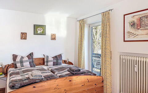 Seeglück: Meubles, Design Intérieur, Lit, Chambre, Mur, Bois, Drap De Lit, Literie, Sol, Sol