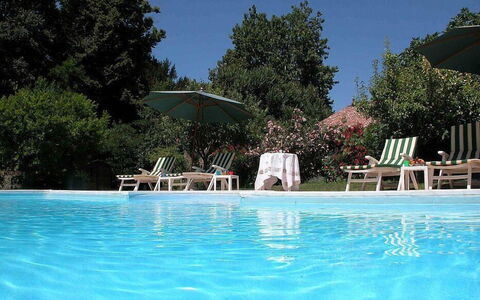Villa Castellani: Piscine, Bleu, Mobilier De Jardin, Meubles, Été, Recours, Parapluie, Balancelle, Chaise, Loisir