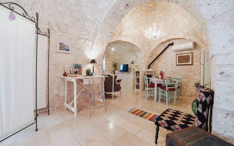 Trulli al Verde Viburno: Design Intérieur, Meubles, Sol, Plafond, Sol, Chaise, Pièce, Luminaire, Appartement, Salon