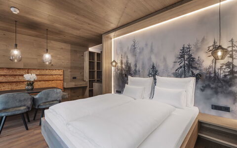 Ischgl 120: Design Intérieur, Plafond, Chambre, Hôtel, Fond D'Écran, Dur, Luminaire, Tache De Bois, Literie, Lit