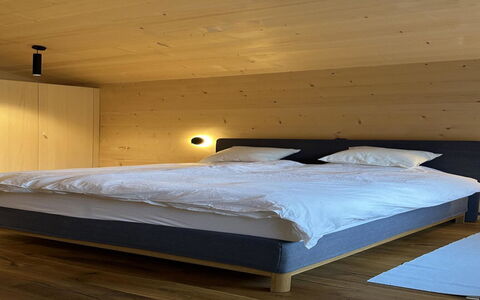 Baren Penthouse: Bois, Sol, Chambre, Design Intérieur, Sol, Plafond, Lit, Cadre De Lit, Parquet, Drap De Lit
