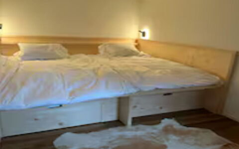 Baren Penthouse: Meubles, Lit, Chambre, Design Intérieur, Bois, Textile, Sol, Pièce, Literie, Linge