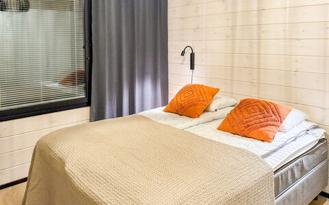 Saanan Taika: Design Intérieur, Sol, Bois, Sol, Meubles, Chambre, Lit, Plafond, Textile, Linge