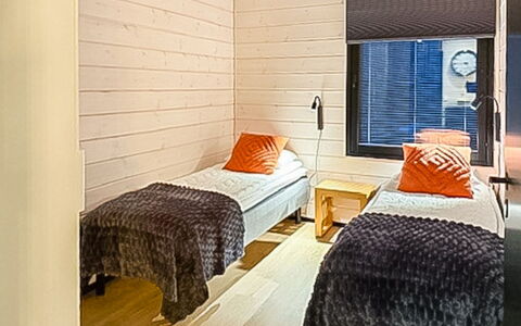 Saanan Taika: Design Intérieur, Bois, Sol, Sol, Plafond, Pièce, Éclairage, Meubles, Chambre, Lit