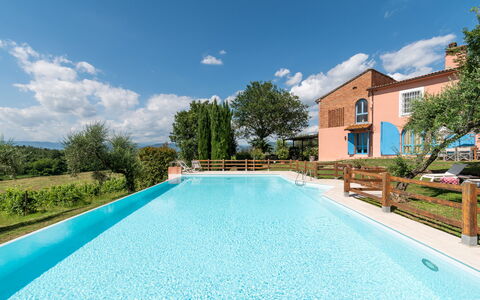 Agriturismo le Due Querce: Biens, Piscine, Hacienda, Jardin, Villa, Mobilier De Jardin, Ferme, Clôture, Arrière-Cour, Manoir