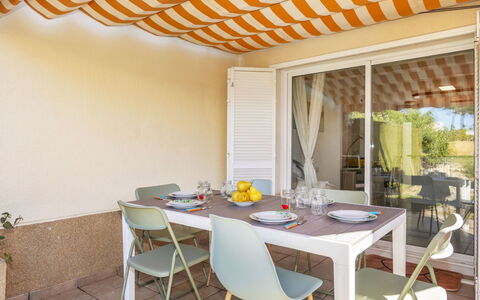Ca la Flama: Meubles, Mobilier De Jardin, Chaise, Table, Ombre, Store, Structure En Plein Air, Table Cuisine Et Salle A Manger, Tableau De Plein Air, Piscine