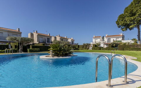 Ca la Flama: Biens, Recours, Hacienda, Piscine, Manoir, Villa, Aménagement Paysager, Haie, Eco Hôtel