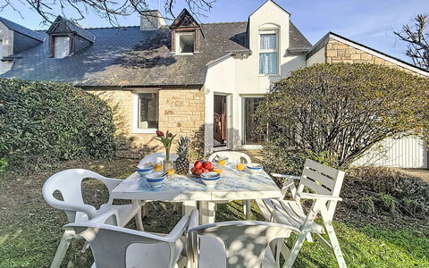 Clos de Kerallan: Meubles, Mobilier De Jardin, Table, Chaise, Tableau De Plein Air, Jardin, Table Cuisine Et Salle A Manger, Patio, Restaurant, Pot De Fleur