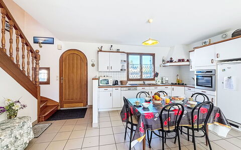 Maison Goh Lannec: Meubles, Mobilier De Jardin, Table, Chaise, Tableau De Plein Air, Jardin, Table Cuisine Et Salle A Manger, Patio, Restaurant, Pot De Fleur
