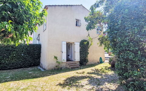 Résidence les Figuiers Fleurs: Mur, Branche, Arbuste, Maison, Zone Résidentielle, Domicile, Chalet, Jardin, Biens