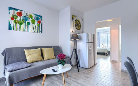 Pula 190: Meubles, Design Intérieur, Sol, Sol, Canapé, Bois, Pièce, Salon, Parquet, Plafond