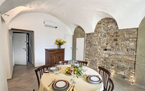 Cà Ninin de Bernà: Mur, Meubles, Design Intérieur, Sol, Plafond, Table, Éclairage, Table Cuisine Et Salle A Manger, Sol, Salle À Manger