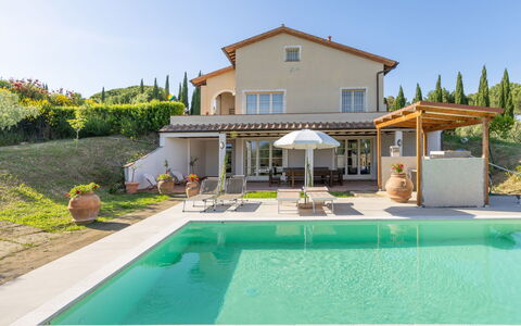 Uliveto: Piscine, Zone Résidentielle, Maison, Recours, Domicile, Biens, Mobilier De Jardin, Composite, Eco Hôtel, Villa