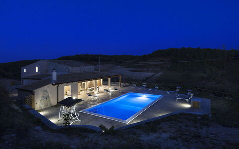 Villa Belvedere: Bleu, Piscine, Recours, Biens, Mobilier De Jardin, Villa, Thermes, Eco Hôtel, Chaise, Hôtel