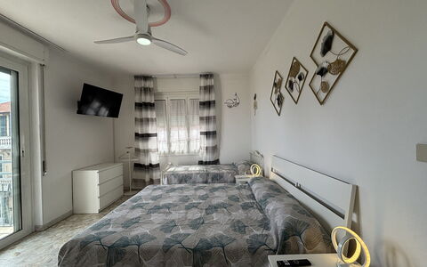 Casa Mimin, Vista Mare, Adults Only, Sanremo: Meubles, Chambre, Lit, Design Intérieur, Sol, Appartement, Sol, Domicile, Literie, Drap De Lit