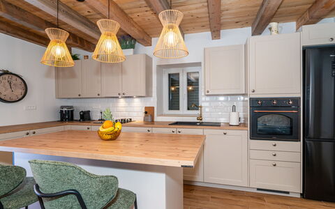 Nina: Meubles, Design Intérieur, Comptoir, Cuisine, Sol, Cabinetry, Luminaire, Bois, Plafond, Sol