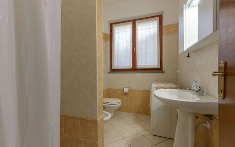 Atelier Vella: Sol, Sol, Luminaire Plomberie, Salle De Bains, Design Intérieur, Lavabo, Plafond, Pièce, Plomberie, Évier