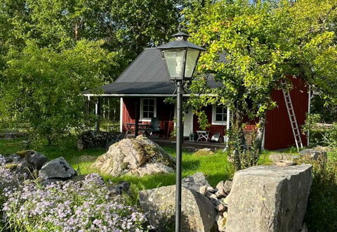 Holmen: Arbuste, Chalet, Maison, Jardin, Toit, Domicile, Couverture De Sol, Zone Rurale, Printemps