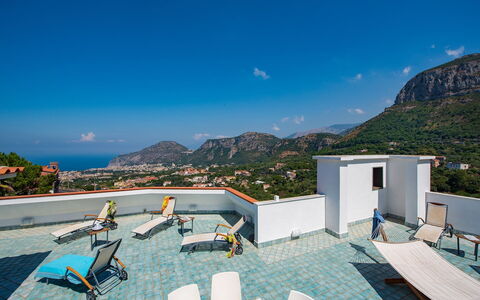 Villa Sam: Recours, Hôtel, Villa, Appartement Penthouse, Balcon, Eco Hôtel