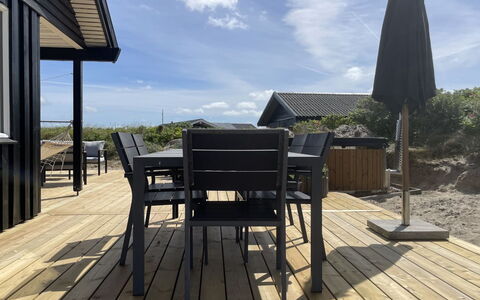 Monna - from the Sea: Bois, Dur, Plate-Forme, Planche, Parquet, Ombre, Tache De Bois, Porche, Mobilier De Jardin, Tableau De Plein Air