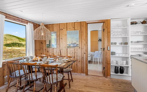 Monna - from the Sea: Bois, Salle À Manger, Dur, Planche, Table Cuisine Et Salle A Manger, Tache De Bois, Lumber, Parquet, Cabane En Rondins