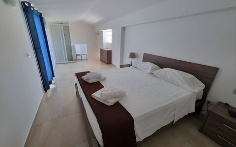 Borgo Vigata 3: Sol, Sol, Meubles, Design Intérieur, Chaise, Plafond, Appartement, Dur, Tache De Bois, Parquet