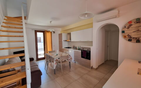 Borgo Vigata 3: Sol, Bois, Sol, Design Intérieur, Meubles, Appartement, Tache De Bois, Pièce, Porte, Plafond