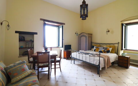 Scilla Centro Storico Otranto: Meubles, Design Intérieur, Mur, Chambre, Lit, Sol, Sol, Plafond, Pièce, Éclairage
