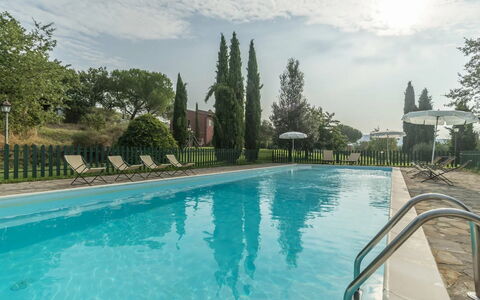 Agriturismo le Case Rosse di Montebuono: Piscine, Arbuste, Jardin, Aménagement Paysager, Ombre, Eco Hôtel, Mobilier De Jardin, Recours, Hacienda